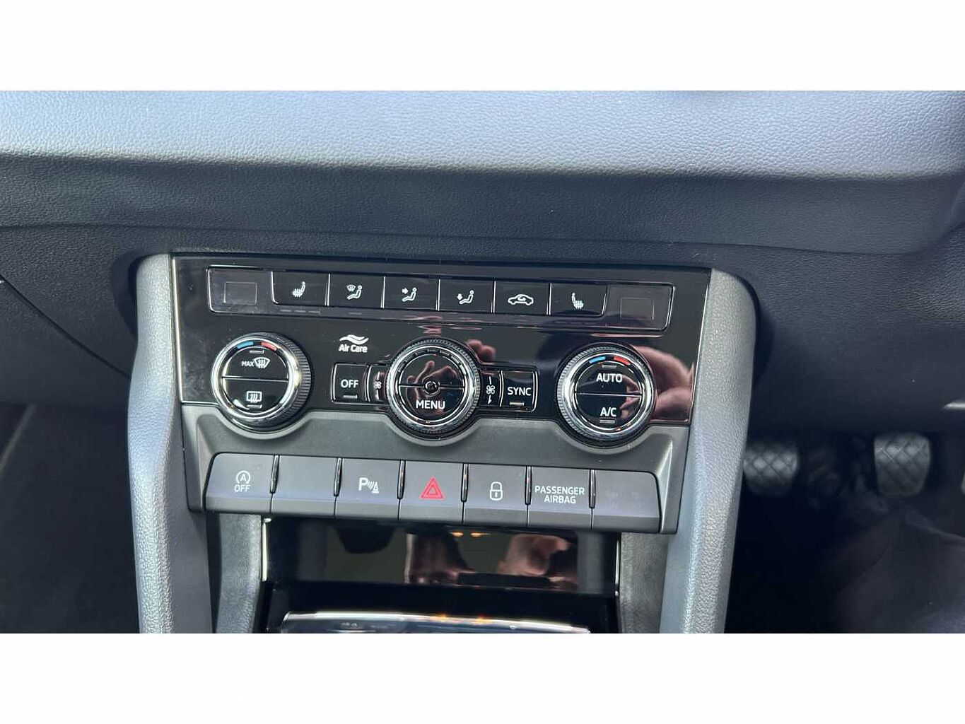 SKODA KAROQ 1.5 TSI SE L 5dr