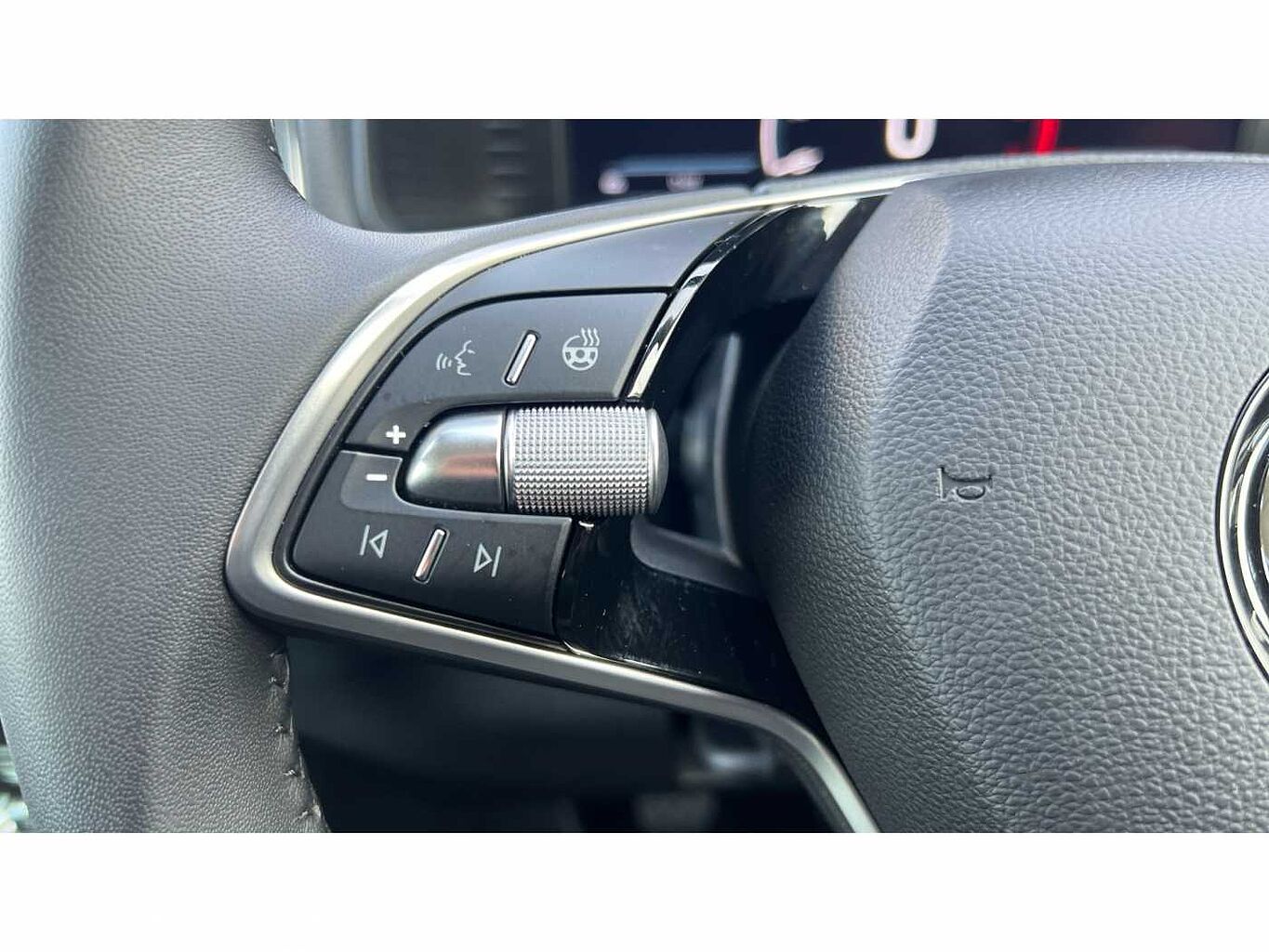 SKODA KAROQ 1.5 TSI SE L 5dr