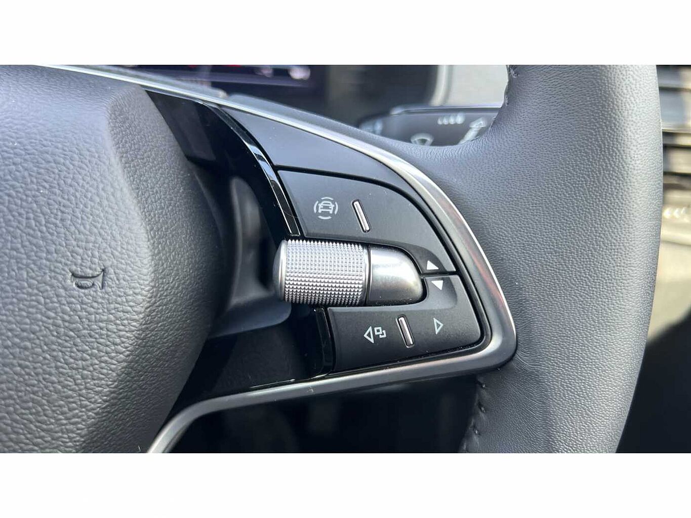 SKODA KAROQ 1.5 TSI SE L 5dr