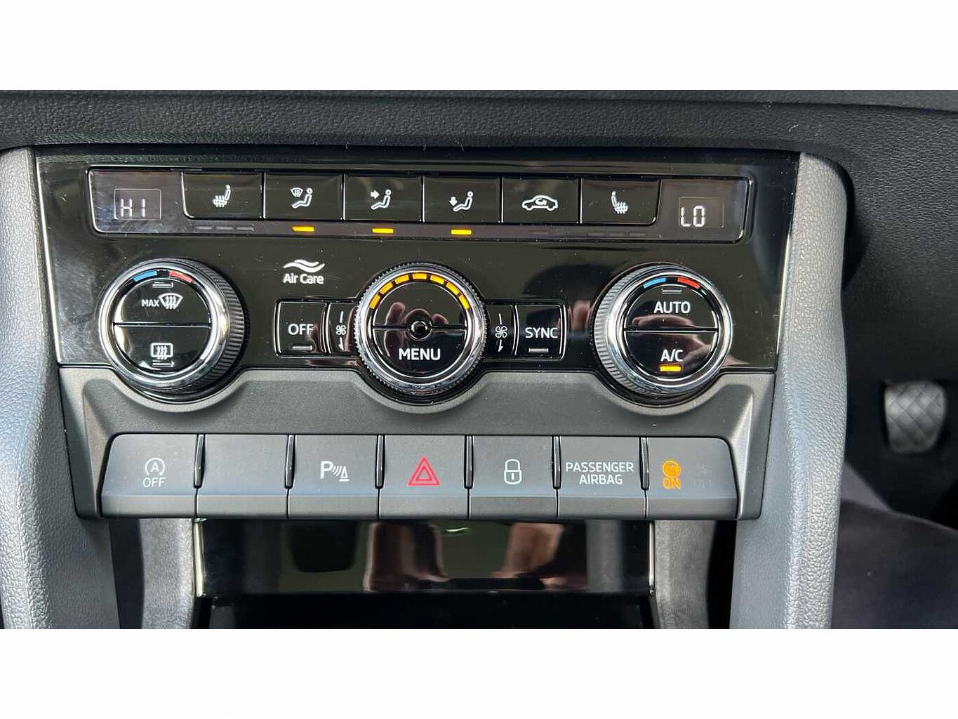 SKODA KAROQ 1.5 TSI SE L 5dr