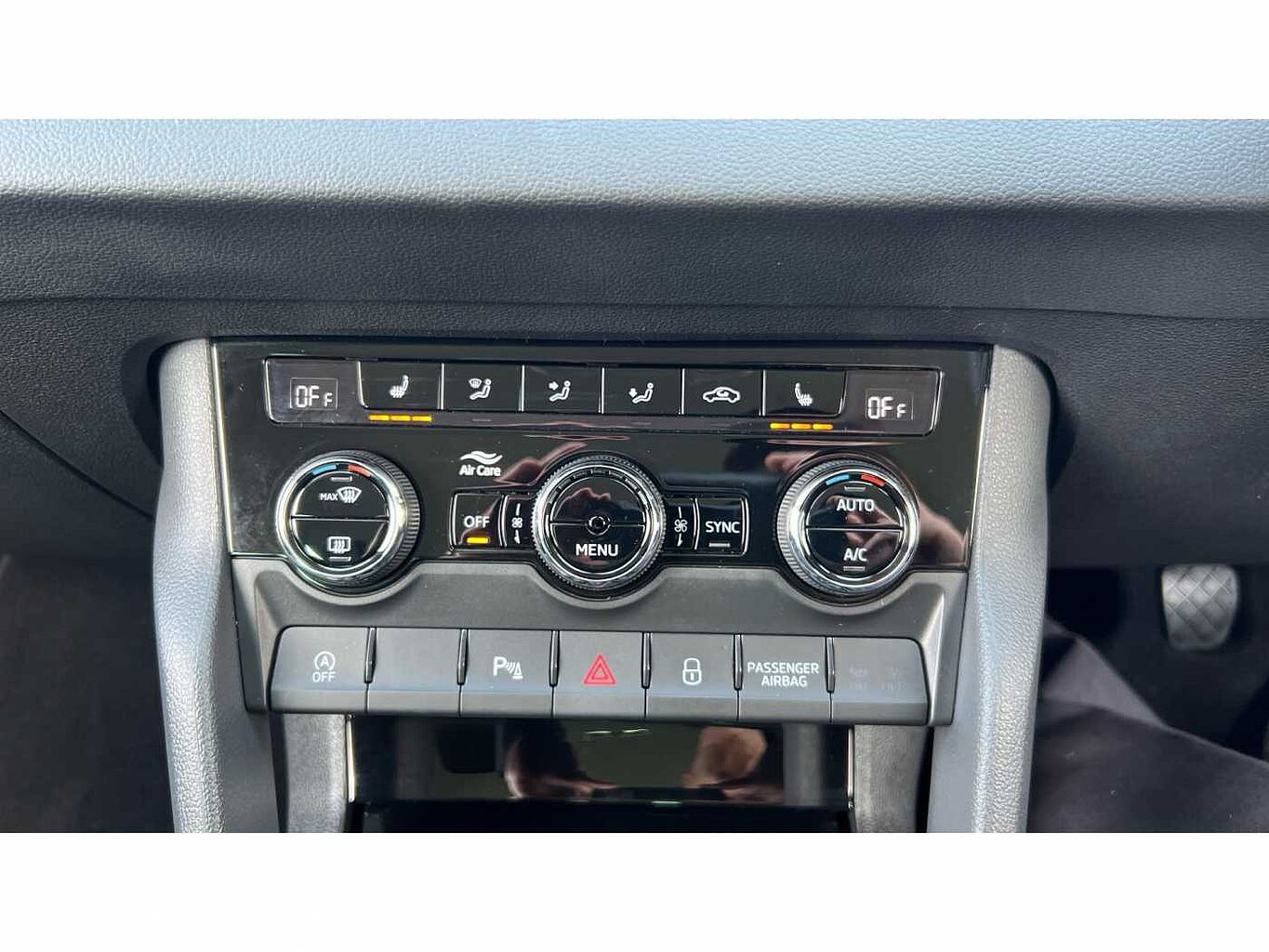 SKODA KAROQ 1.5 TSI SE L 5dr