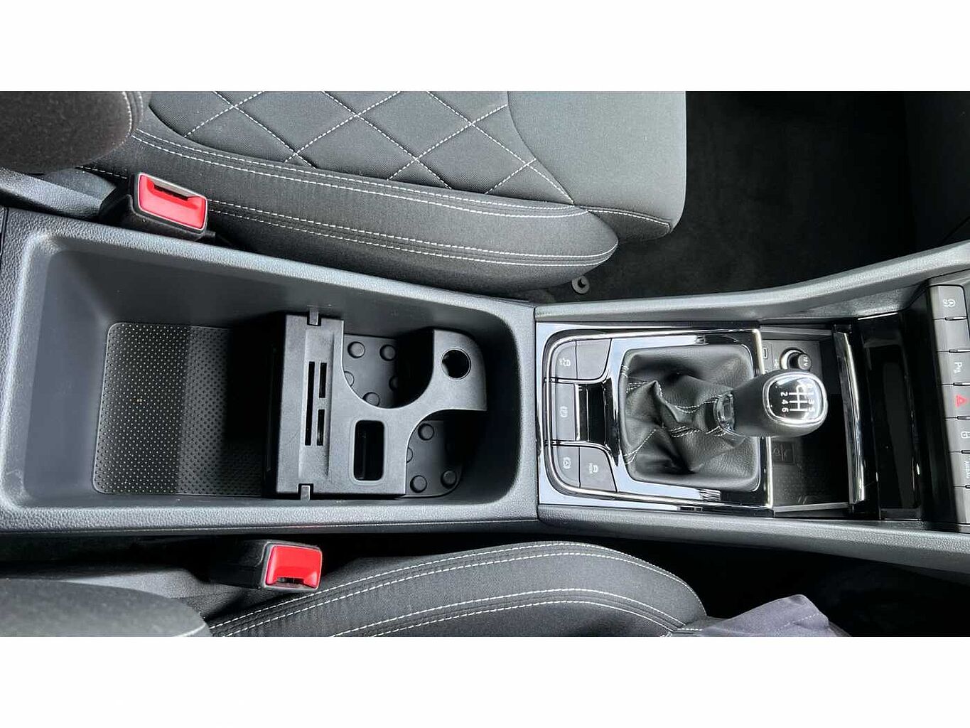 SKODA KAROQ 1.5 TSI Sportline 5dr