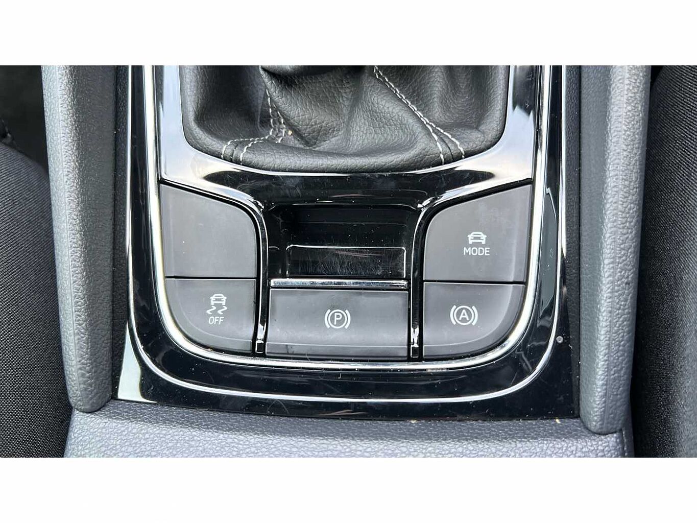 SKODA KAROQ 1.5 TSI Sportline 5dr