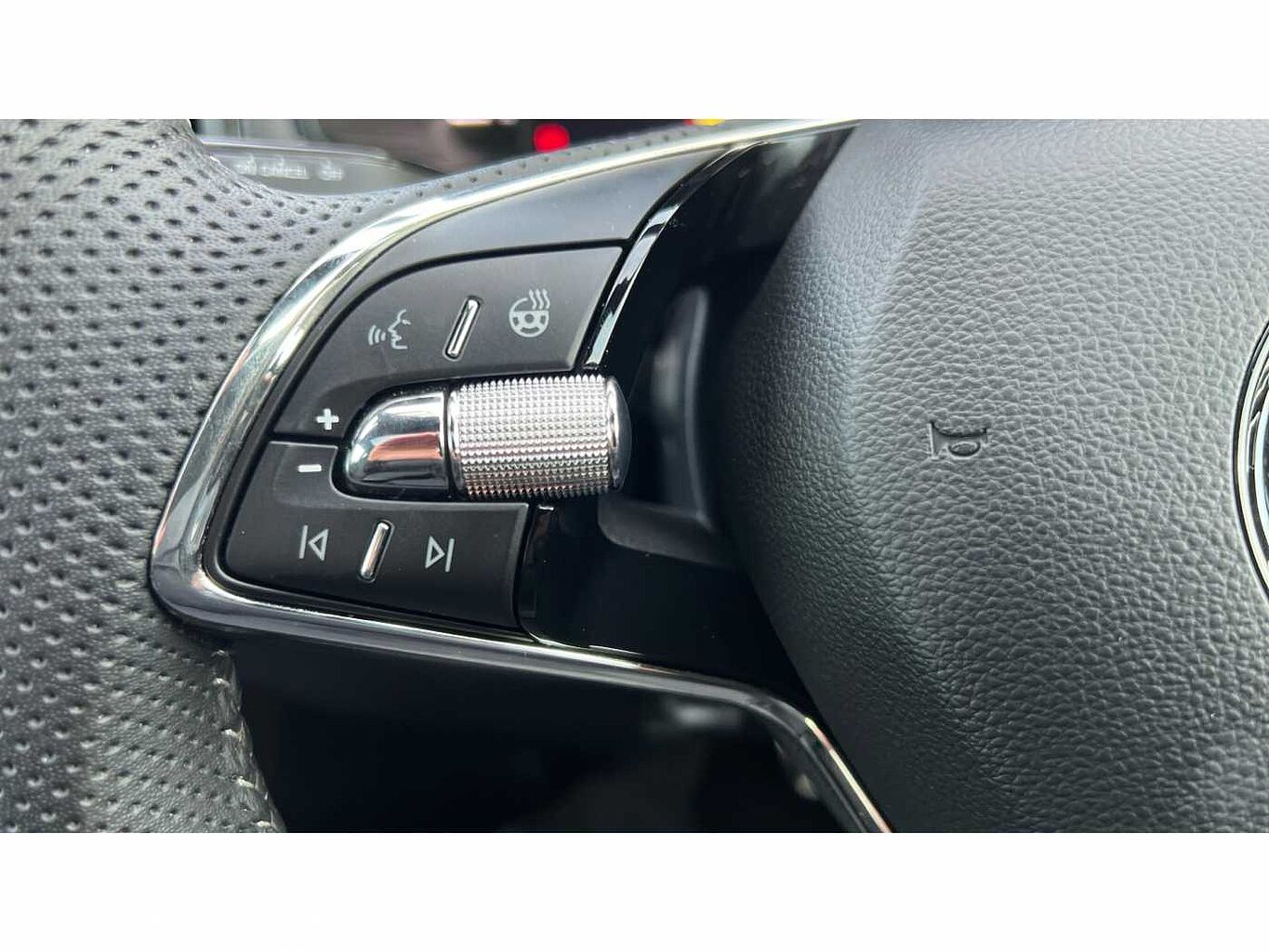 SKODA KAROQ 1.5 TSI Sportline 5dr