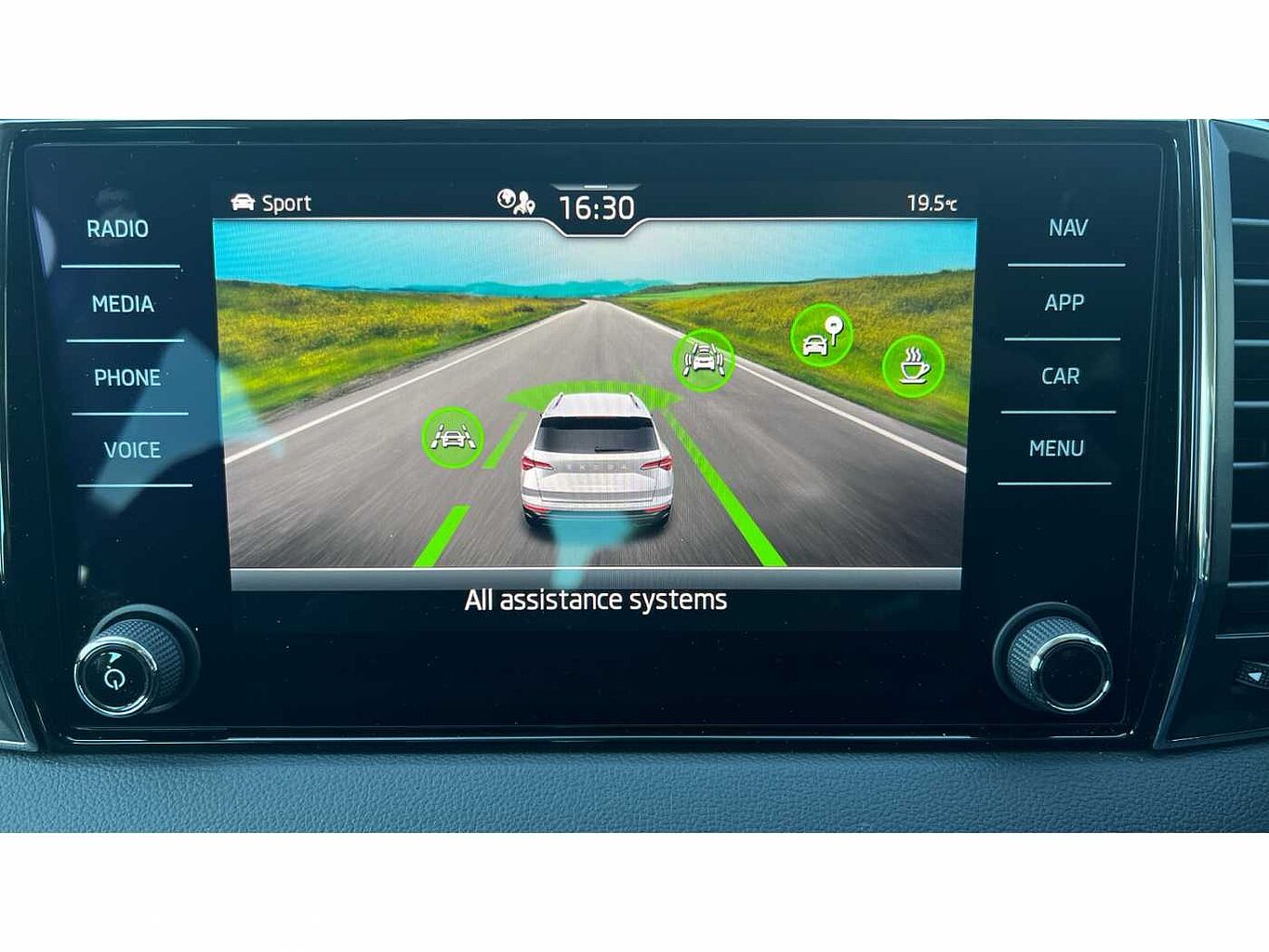 SKODA Karoq SUV 1.5 TSI (150ps) SE L ACT DSG