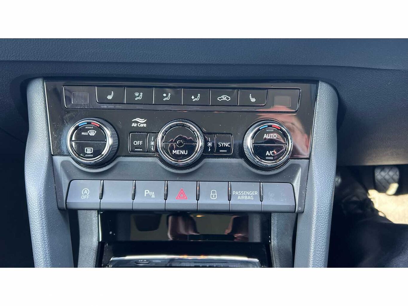 SKODA KAROQ 1.5 TSI SE L 5dr