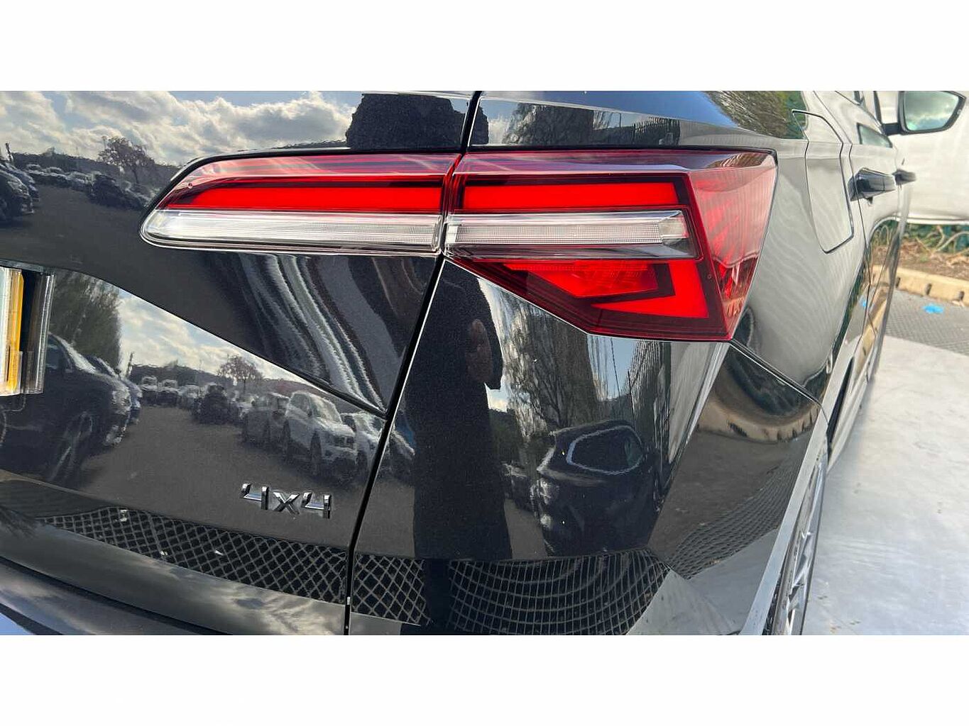 SKODA KAROQ 2.0 TDI [150] Sportline 4x4 5dr DSG