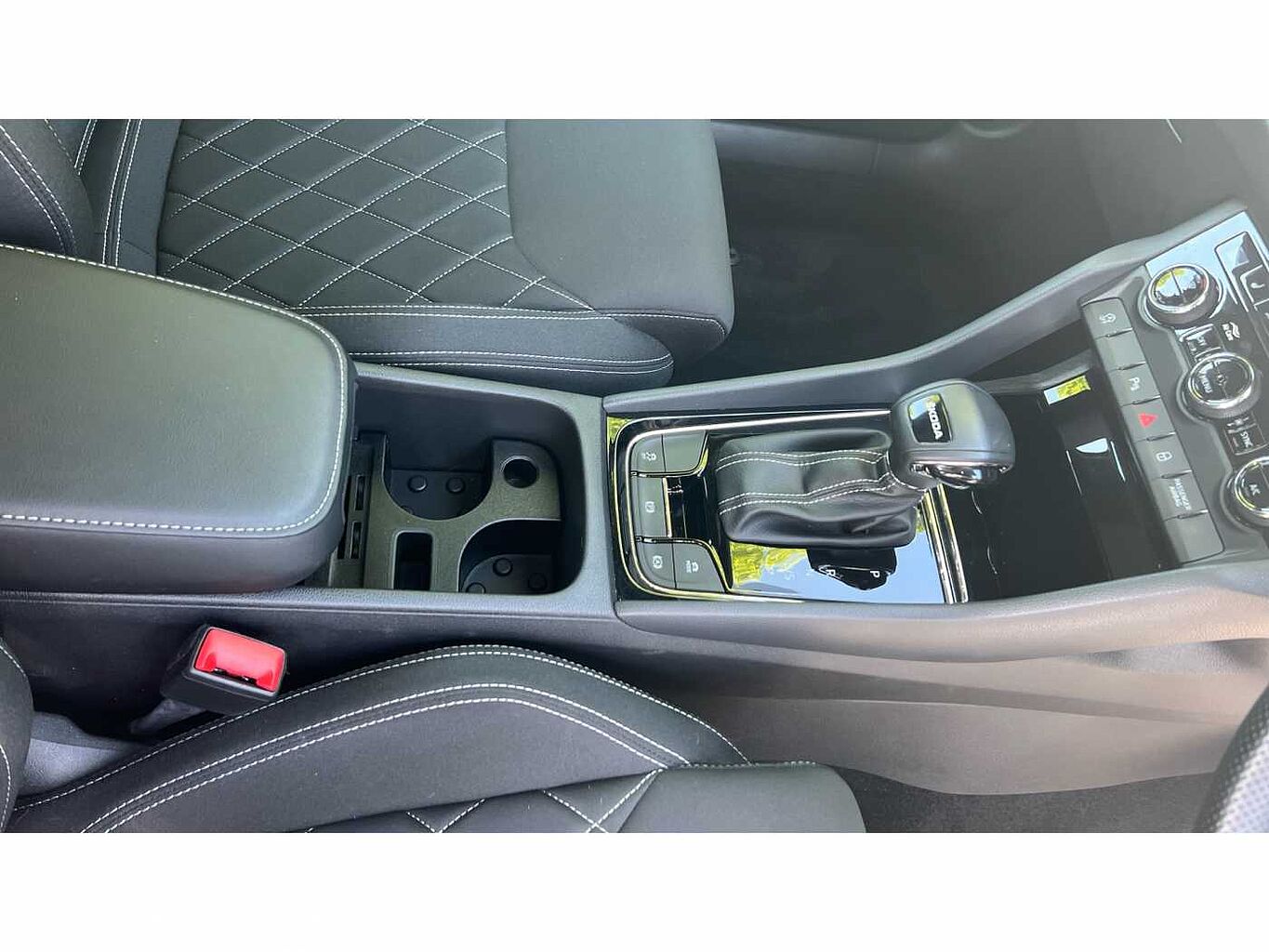 SKODA Karoq SUV 1.5 TSI (150ps) SportLine ACT