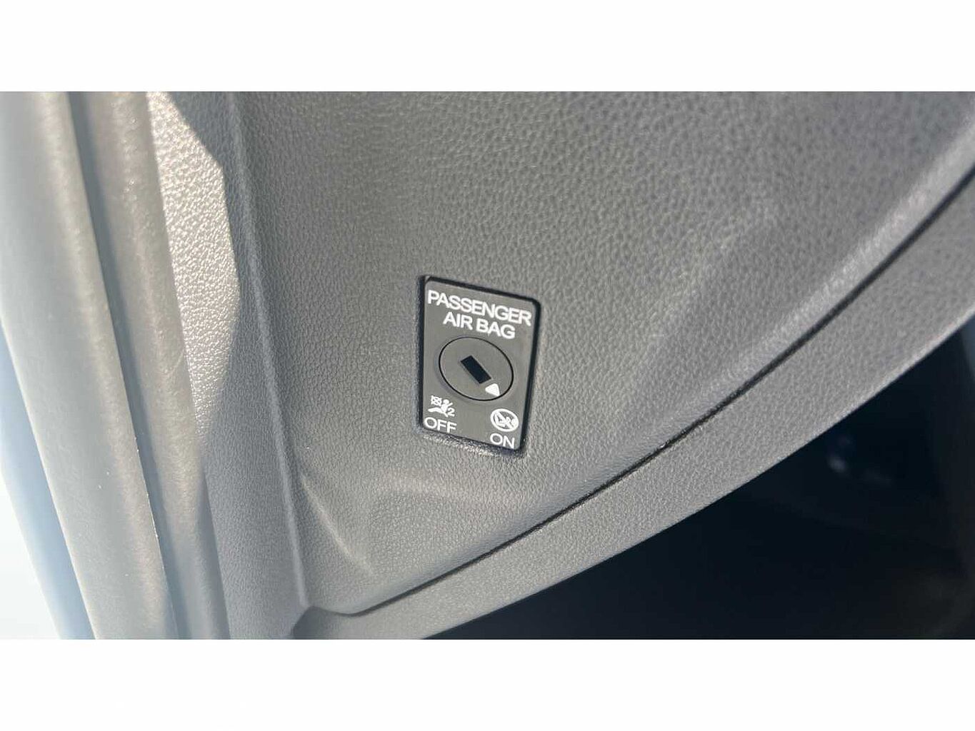 SKODA FABIA 1.0 MPI 80 Colour Edition 5dr