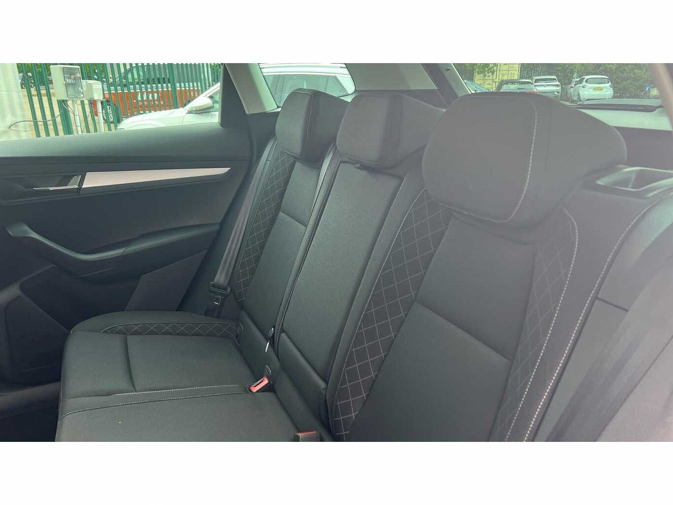 SKODA Karoq SUV 1.0 TSI (110ps) SE