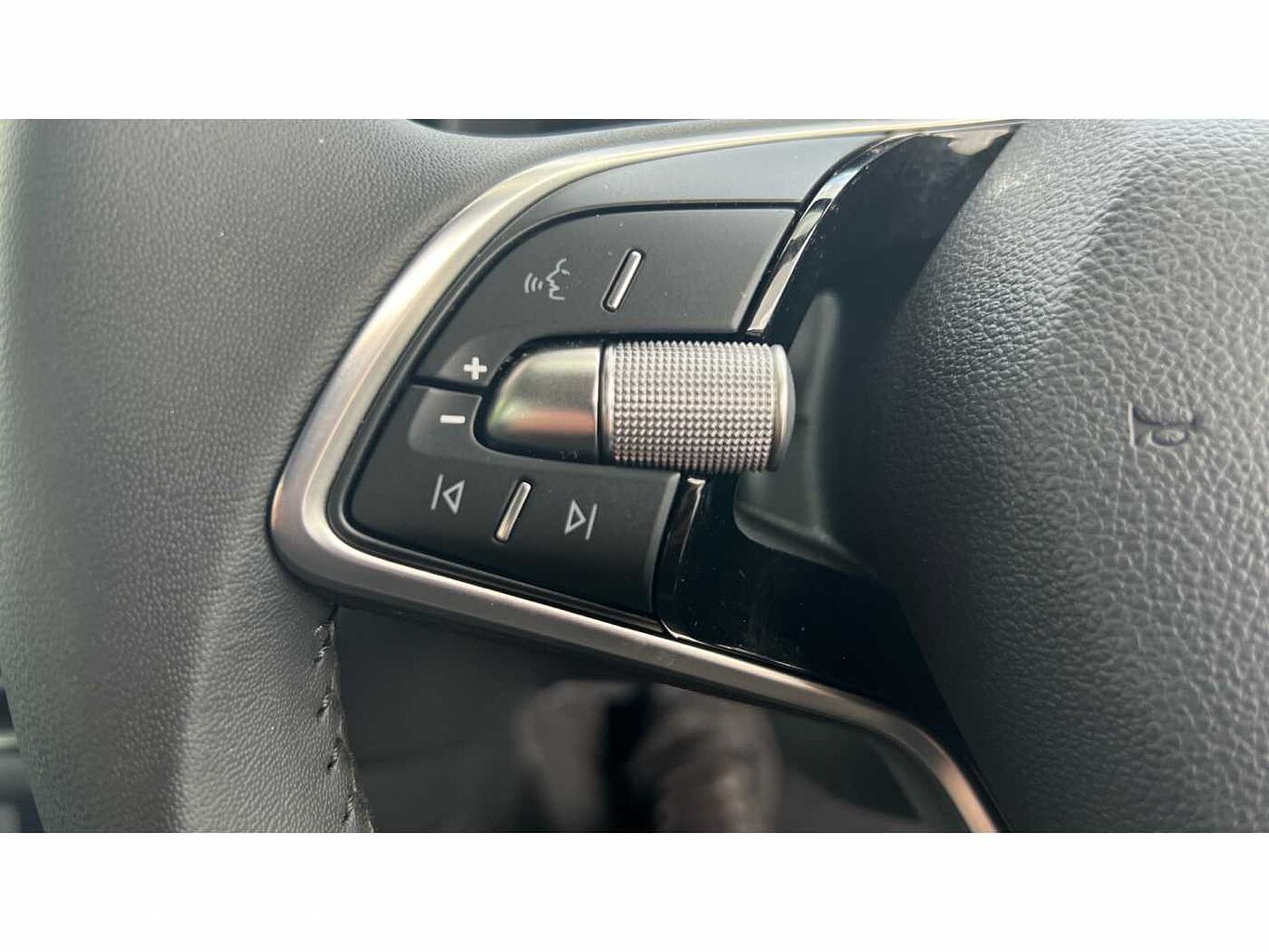 SKODA KAMIQ 1.0 TSI SE 5dr