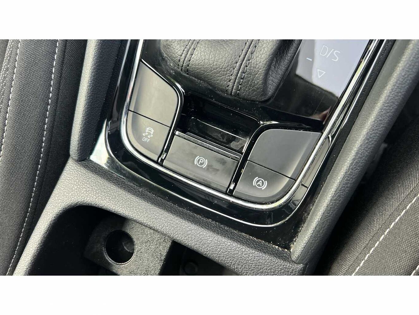 SKODA KAROQ 1.5 TSI SE Drive 5dr DSG