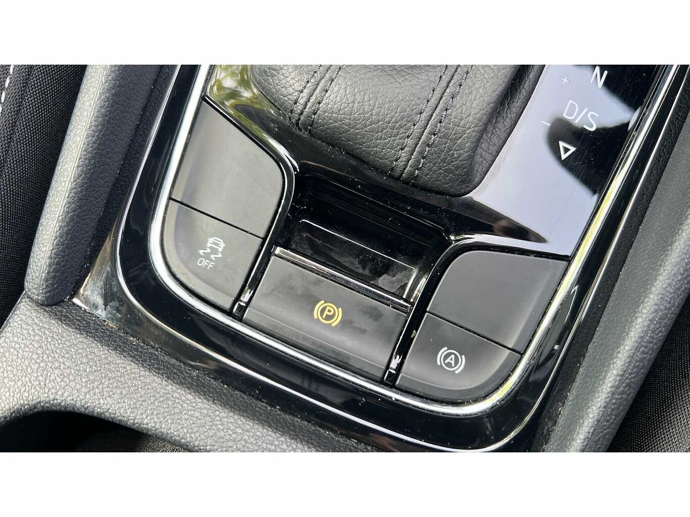 SKODA KAROQ 1.5 TSI SE Drive 5dr DSG