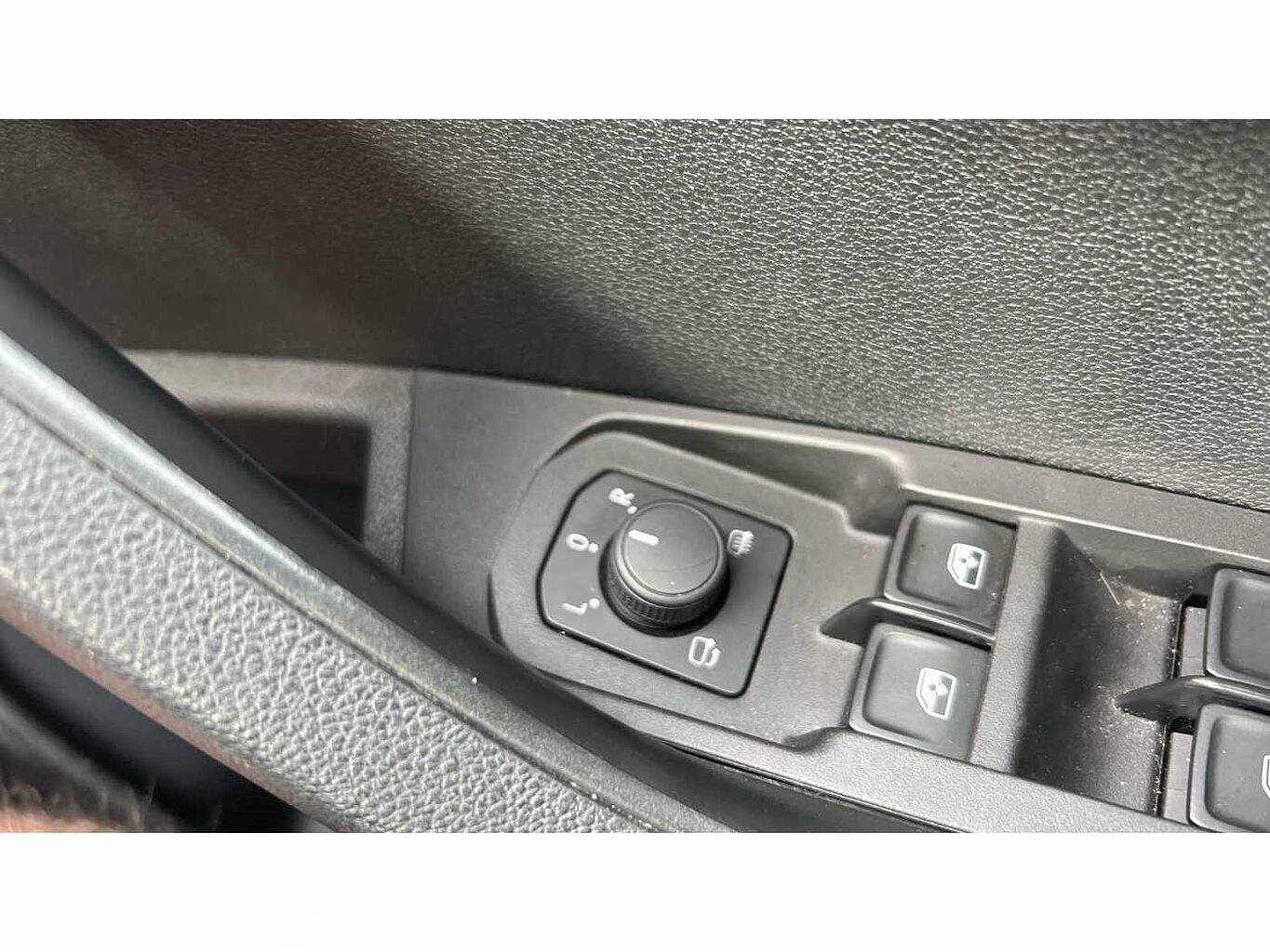 SKODA KAROQ 1.5 TSI SE Drive 5dr DSG