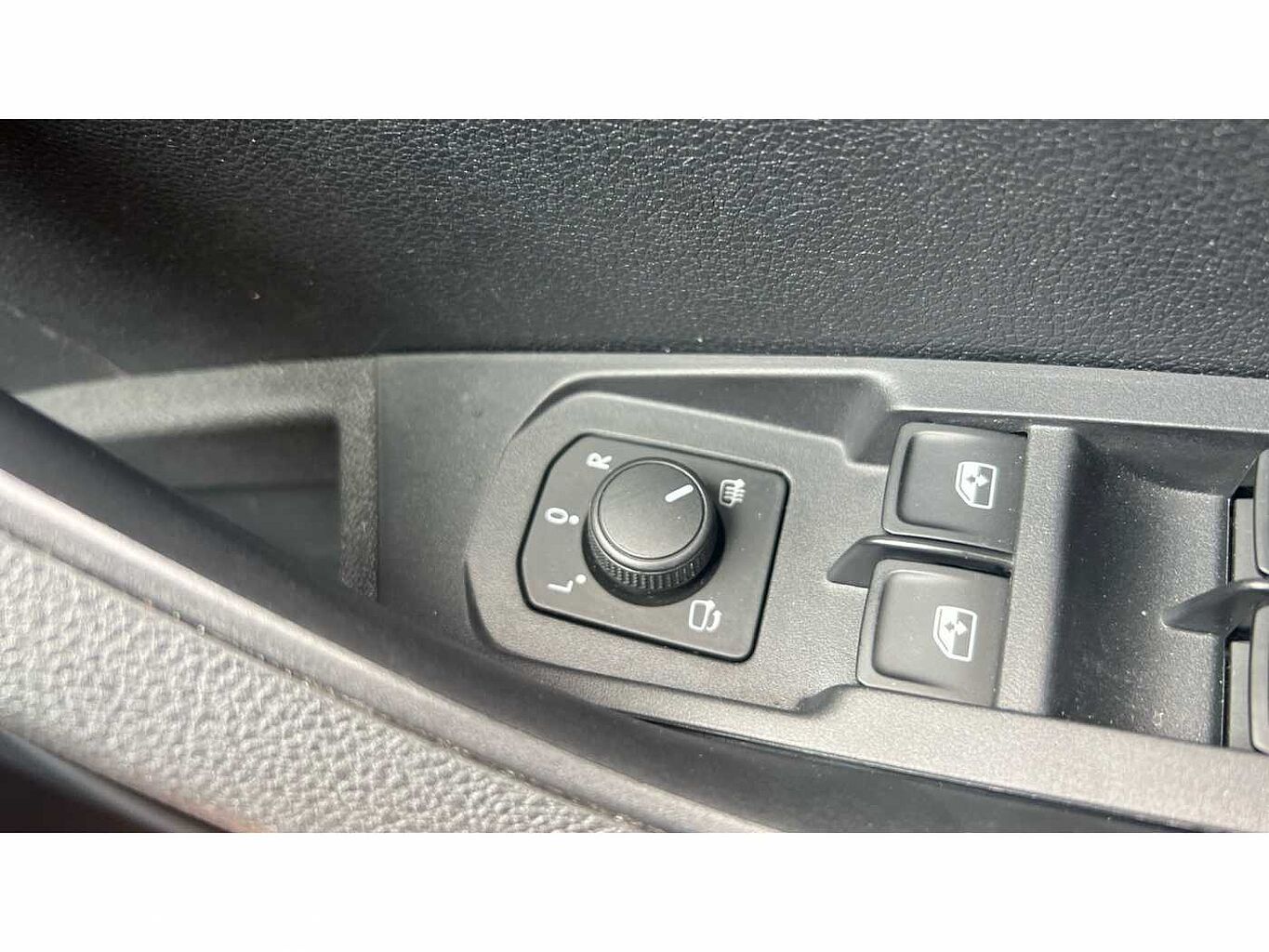 SKODA Karoq SUV 1.5 TSI (150ps) SportLine ACT