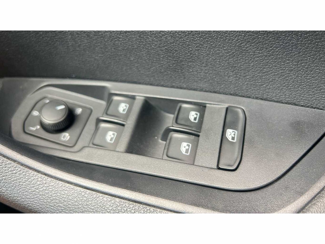 SKODA Karoq SUV 1.5 TSI (150ps) SportLine ACT