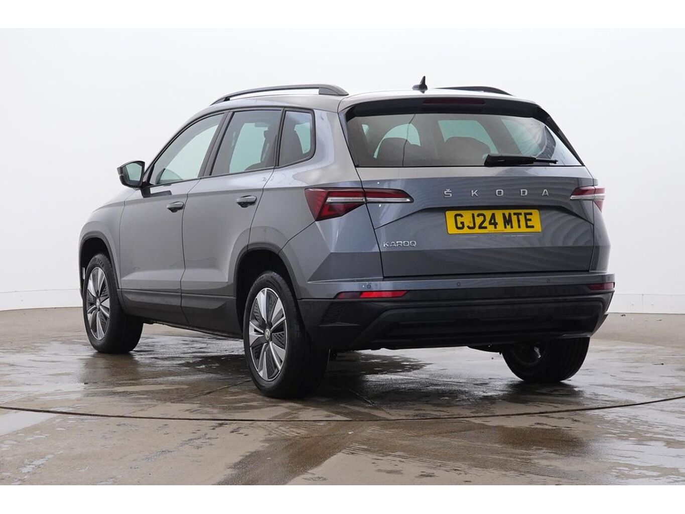 SKODA Karoq SE Drive 1.0 TSI 110 PS 6G Man