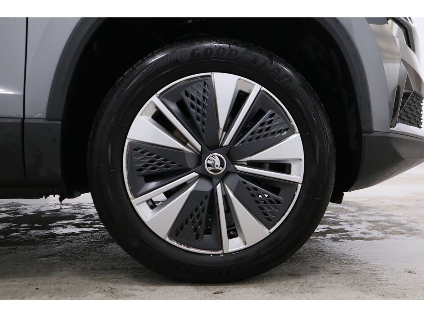 SKODA Karoq SE Drive 1.0 TSI 110 PS 6G Man