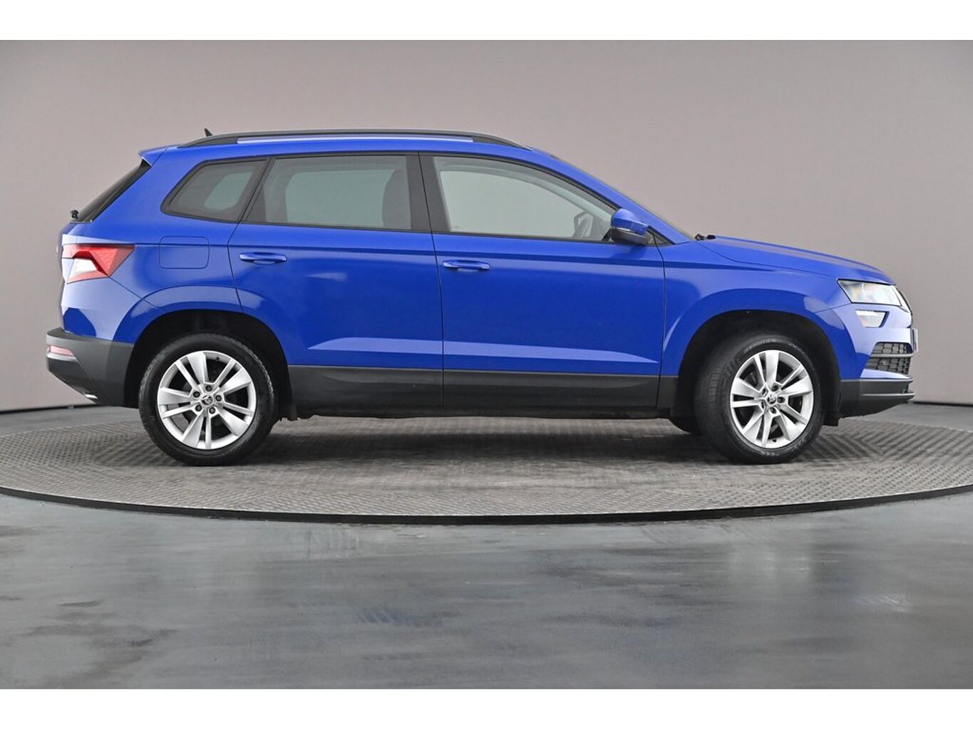 SKODA Karoq SE Technology 1.0 TSI 110 PS 6G Man