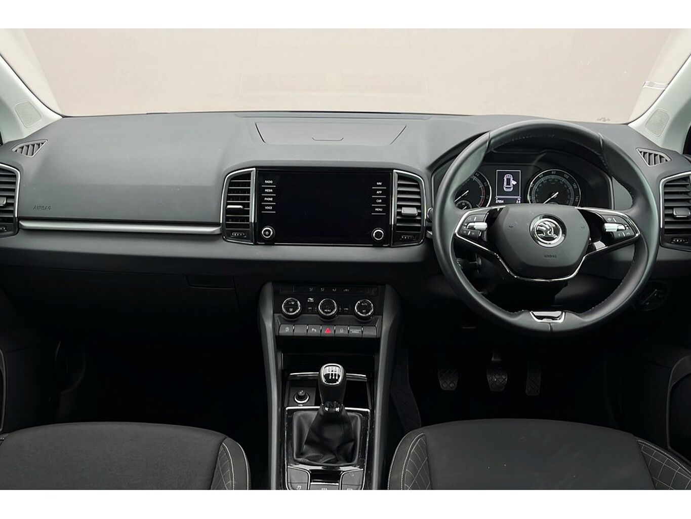 SKODA Karoq SE Technology 1.0 TSI 110 PS 6G Man