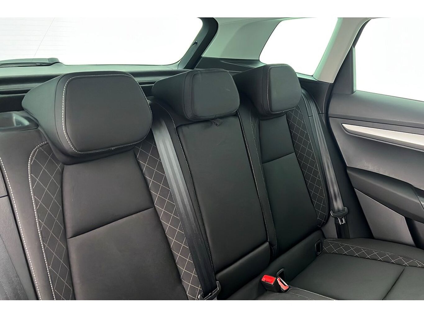 SKODA Karoq SE Technology 1.0 TSI 110 PS 6G Man