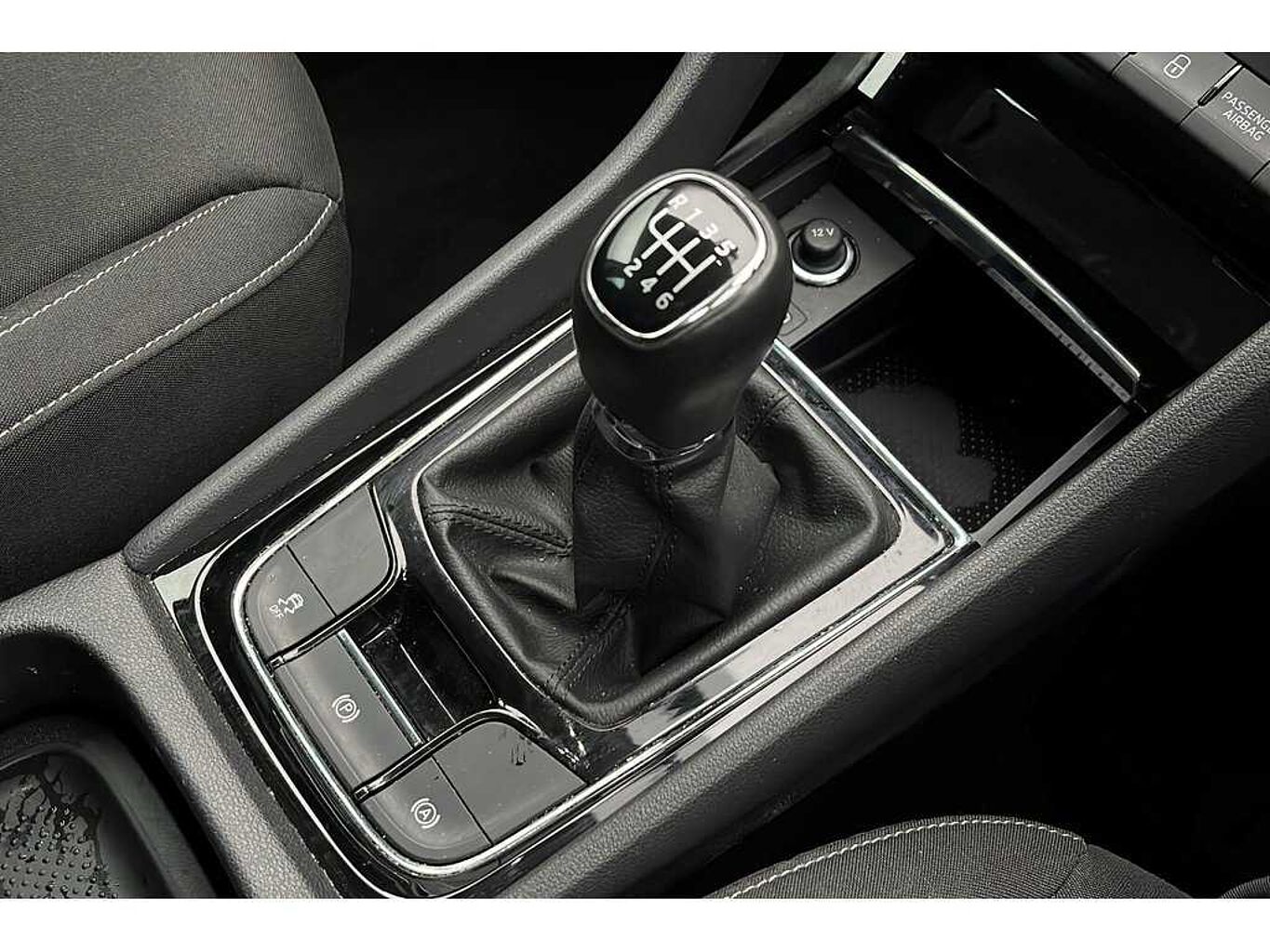 SKODA Karoq SE Technology 1.0 TSI 110 PS 6G Man