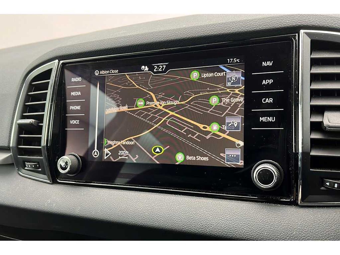 SKODA Karoq SE Technology 1.0 TSI 110 PS 6G Man
