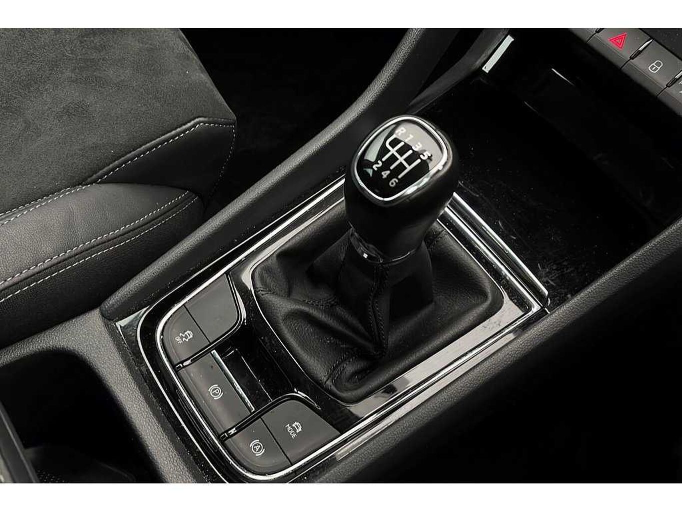SKODA Karoq SE L 1.5 TSI 150 PS 6G Man