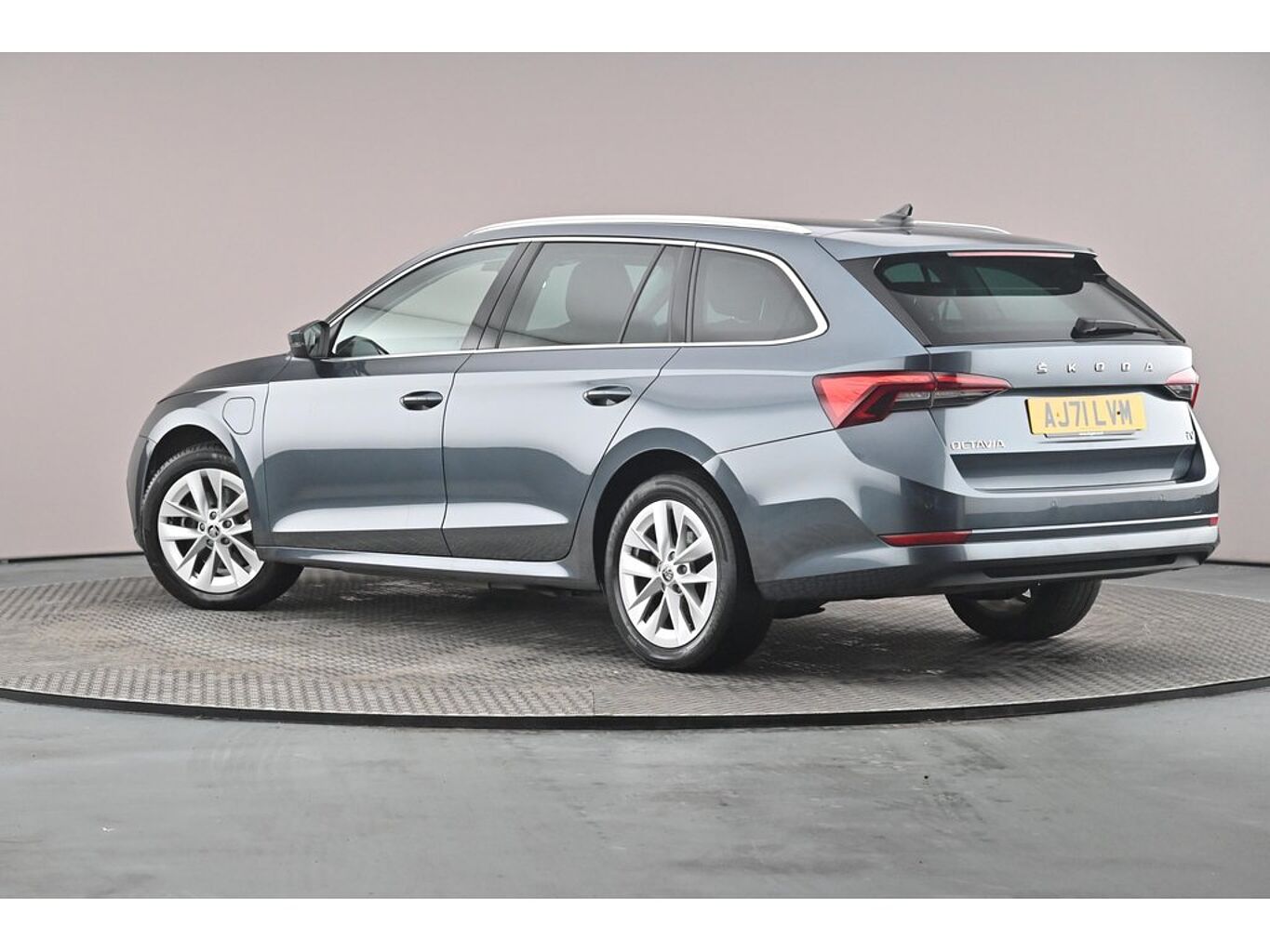 SKODA Octavia Estate SE L 1.4 TSI iV 204 PS DSG