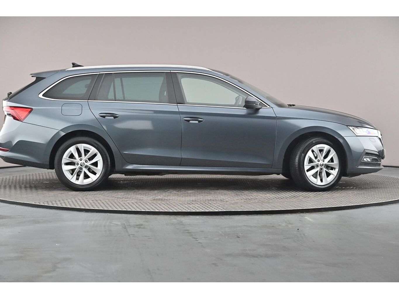 SKODA Octavia Estate SE L 1.4 TSI iV 204 PS DSG