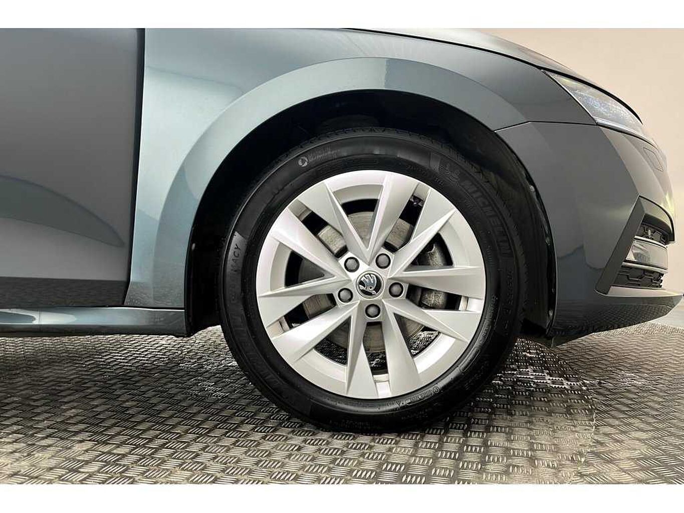SKODA Octavia Estate SE L 1.4 TSI iV 204 PS DSG