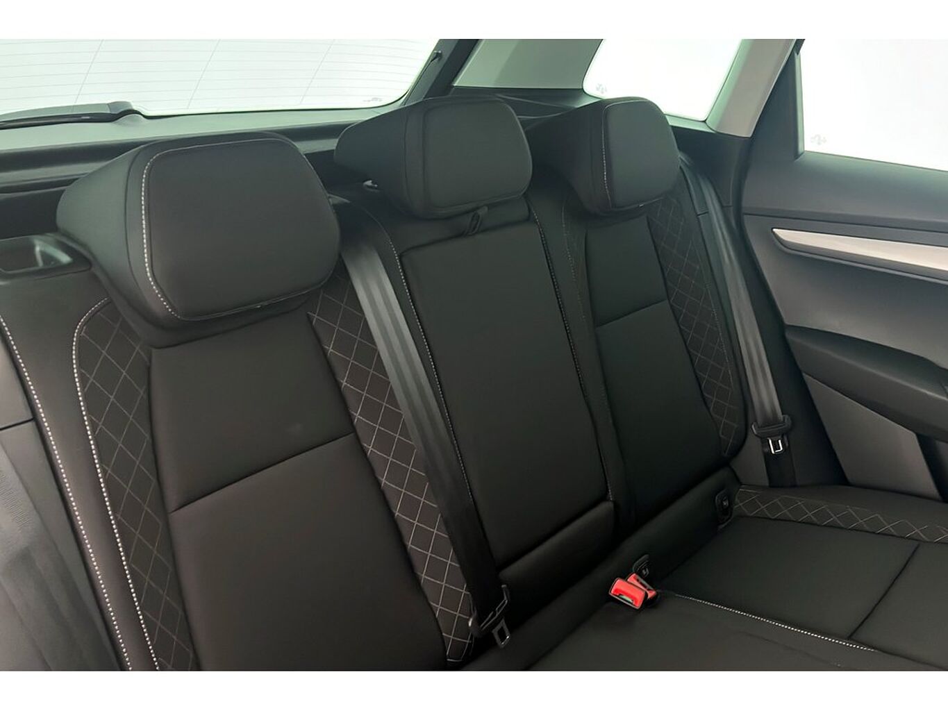 SKODA Karoq SE Technology 1.0 TSI 110 PS 6G Man