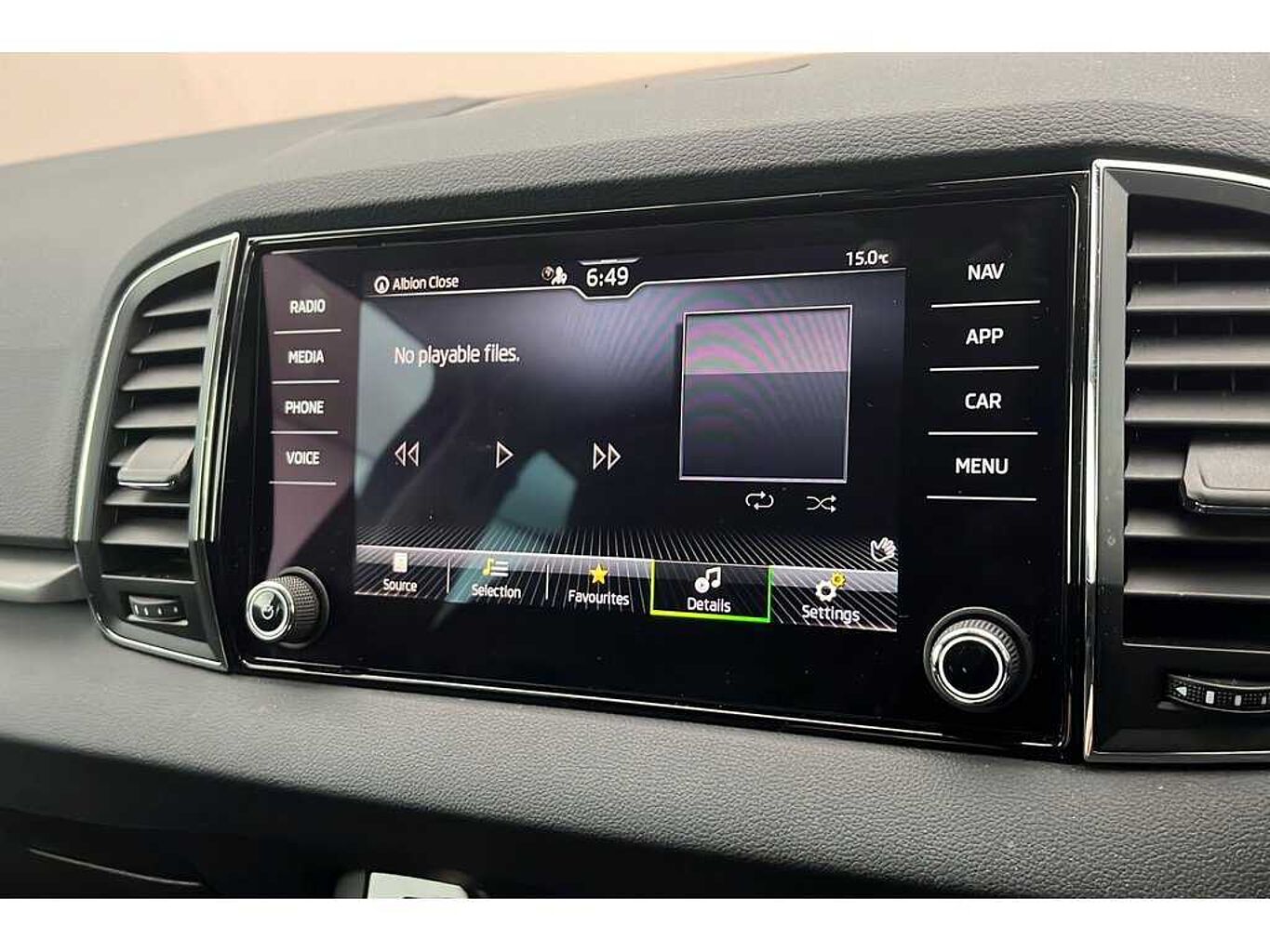 SKODA Karoq SE Technology 1.0 TSI 110 PS 6G Man