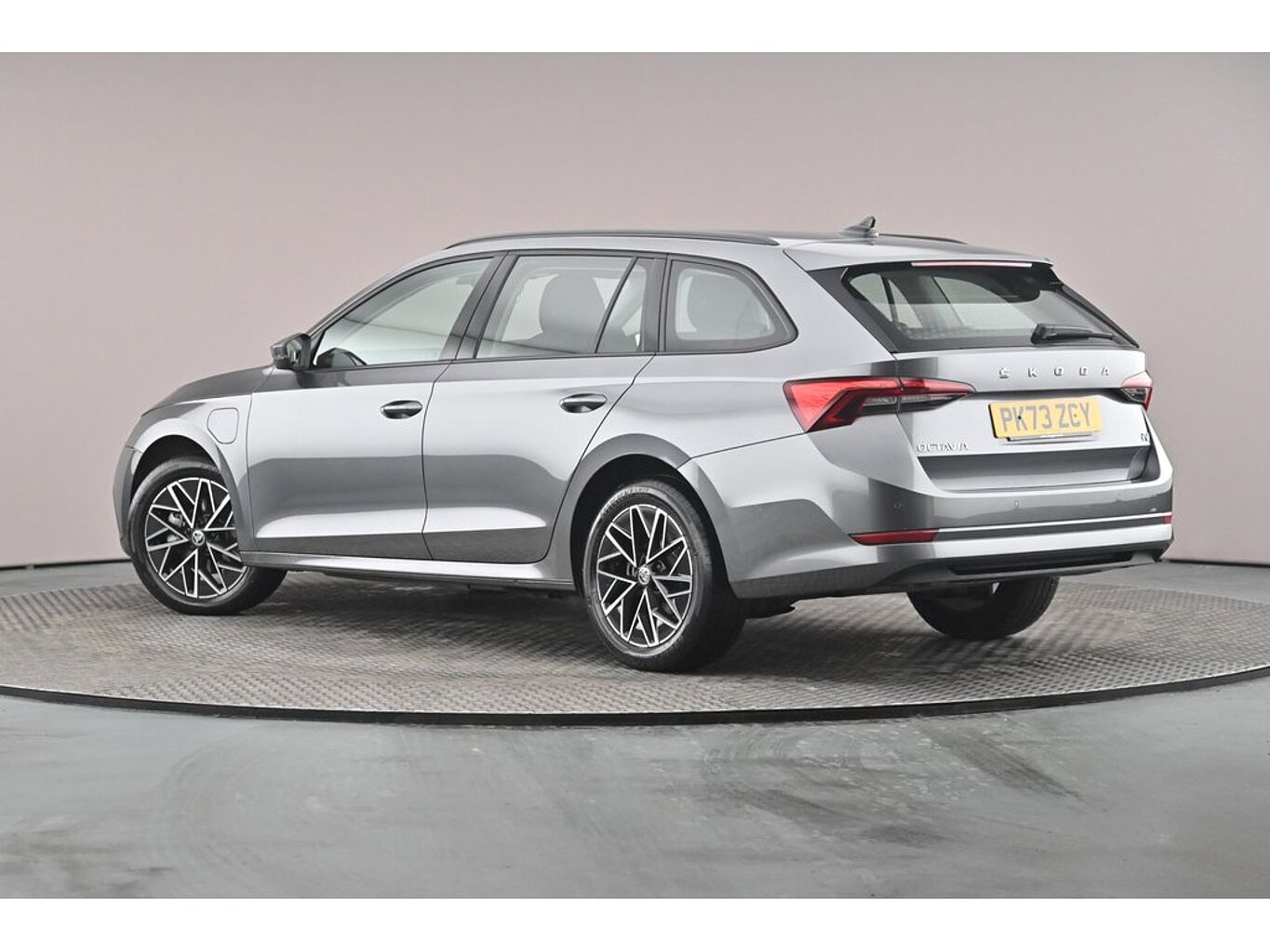 SKODA Octavia Estate SE Technology 1.4 TSI iV 204 PS DSG