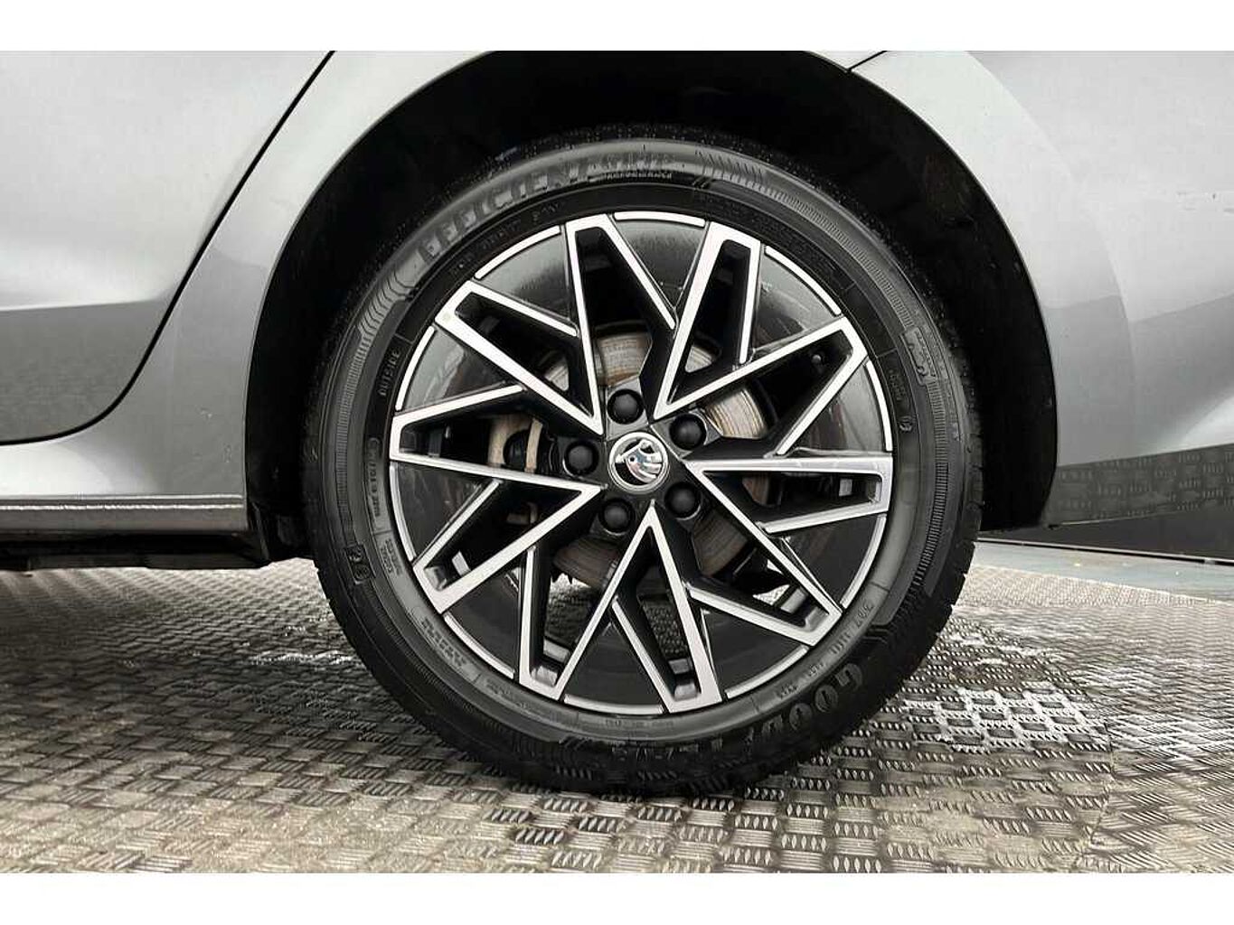 SKODA Octavia Estate SE Technology 1.4 TSI iV 204 PS DSG