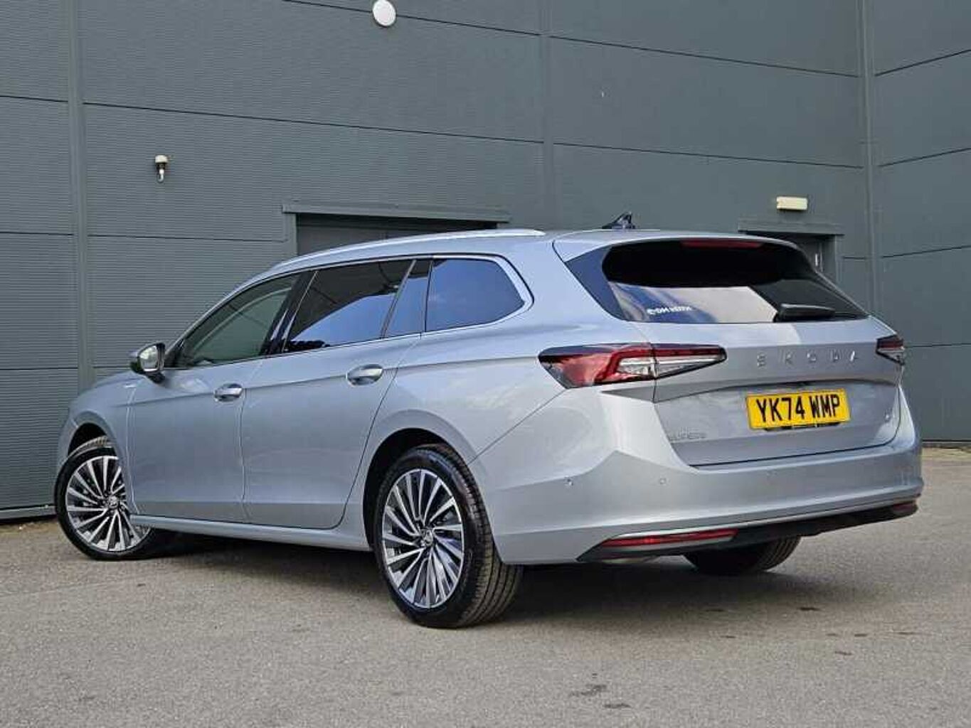 SKODA SUPERB 2.0 TDI 193 Laurin + Klement 4X4 5dr DSG