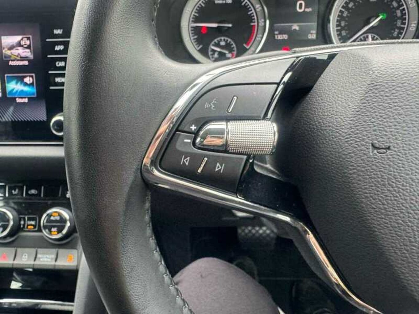 SKODA KODIAQ 2.0 TDI SE Drive 5dr DSG [7 Seat]