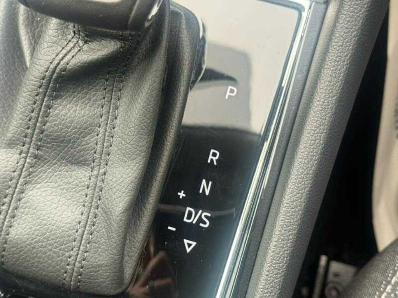 SKODA KODIAQ 2.0 TDI SE Drive 5dr DSG [7 Seat]