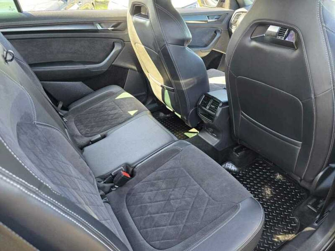 SKODA Kodiaq 2.0TDI (150ps) 4X4 Sportline (7 seats) SCR