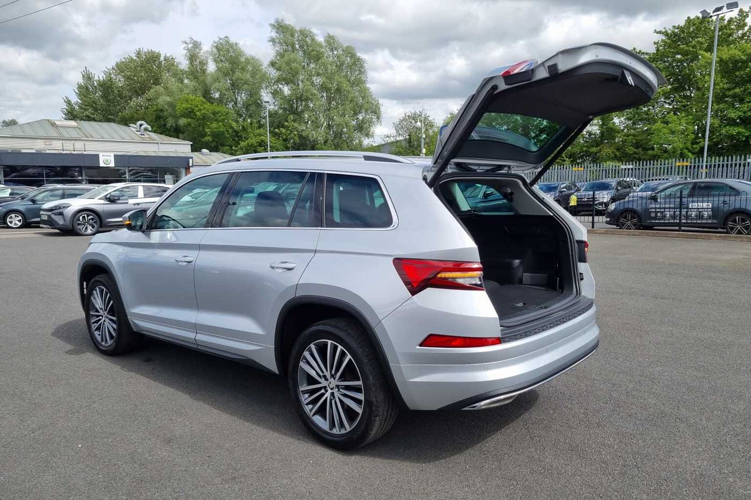 SKODA KODIAQ 2.0 TDI 200 Laurin + Klement 4X4 5dr DSG [7 Seat]