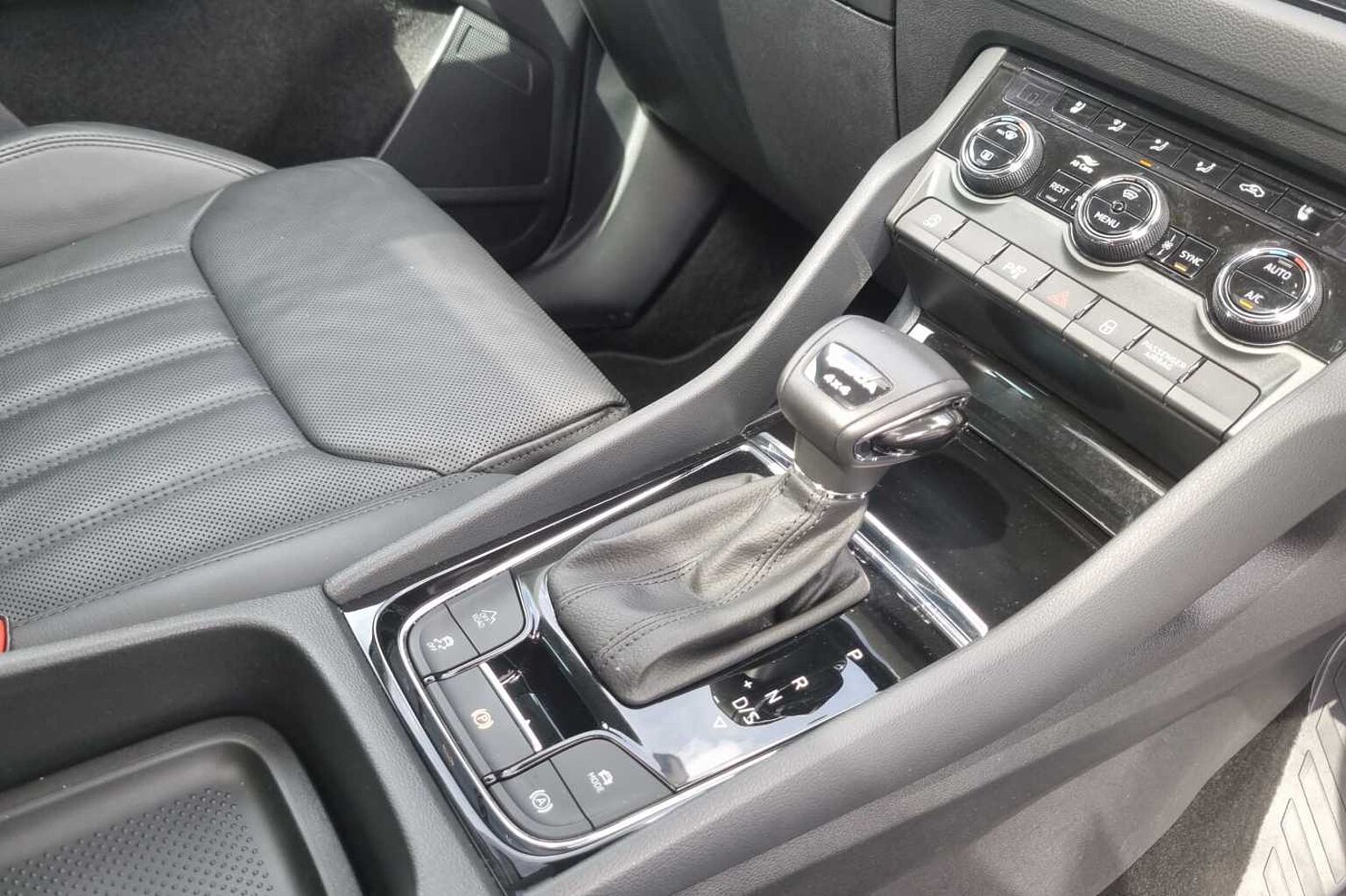 SKODA KODIAQ 2.0 TDI 200 Laurin + Klement 4X4 5dr DSG [7 Seat]