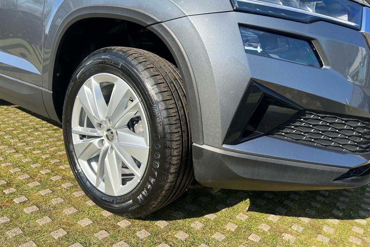 SKODA KAROQ 1.0 TSI 116 SE Drive 5dr