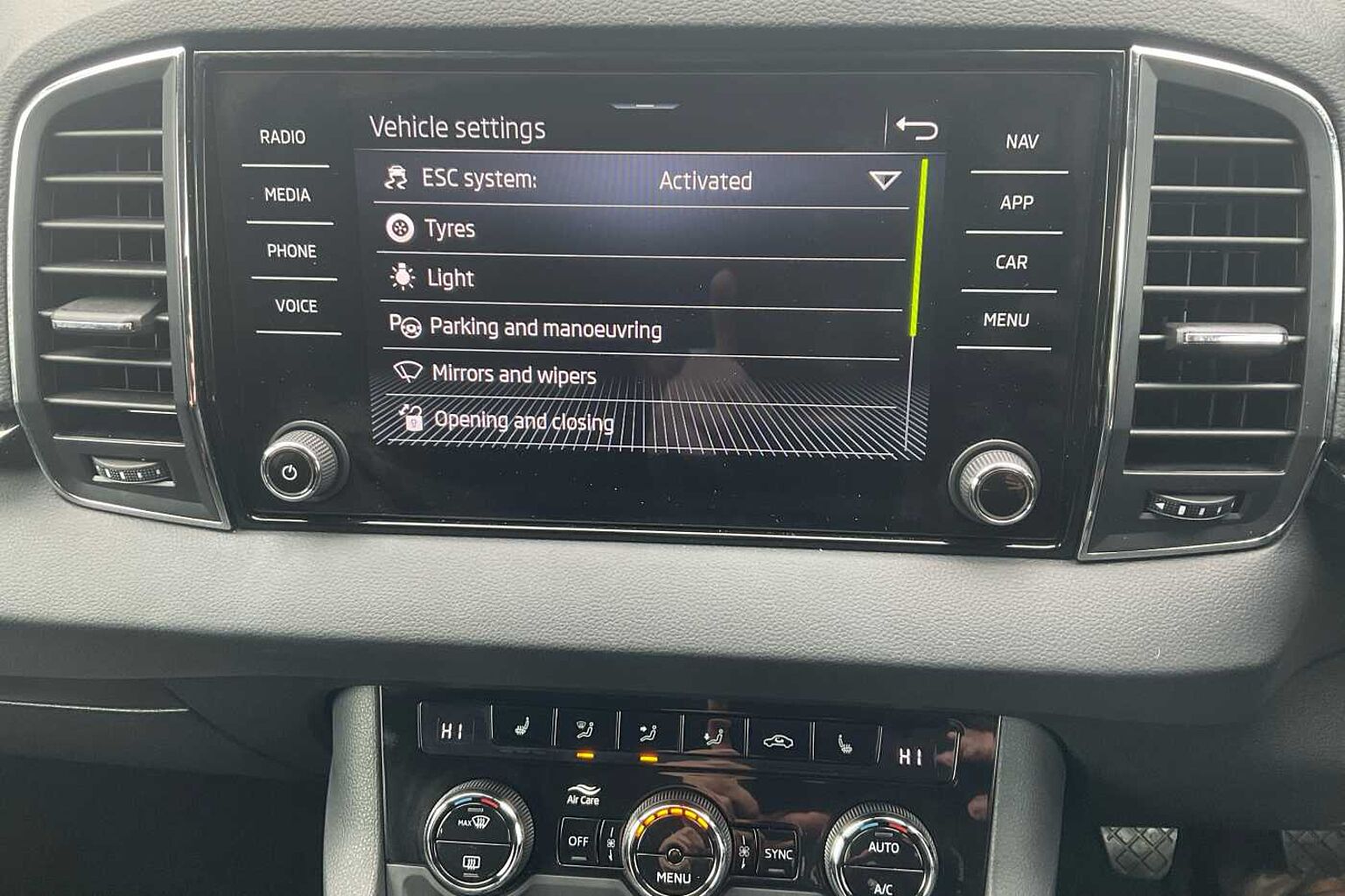 SKODA KAROQ 1.0 TSI SE L 5dr