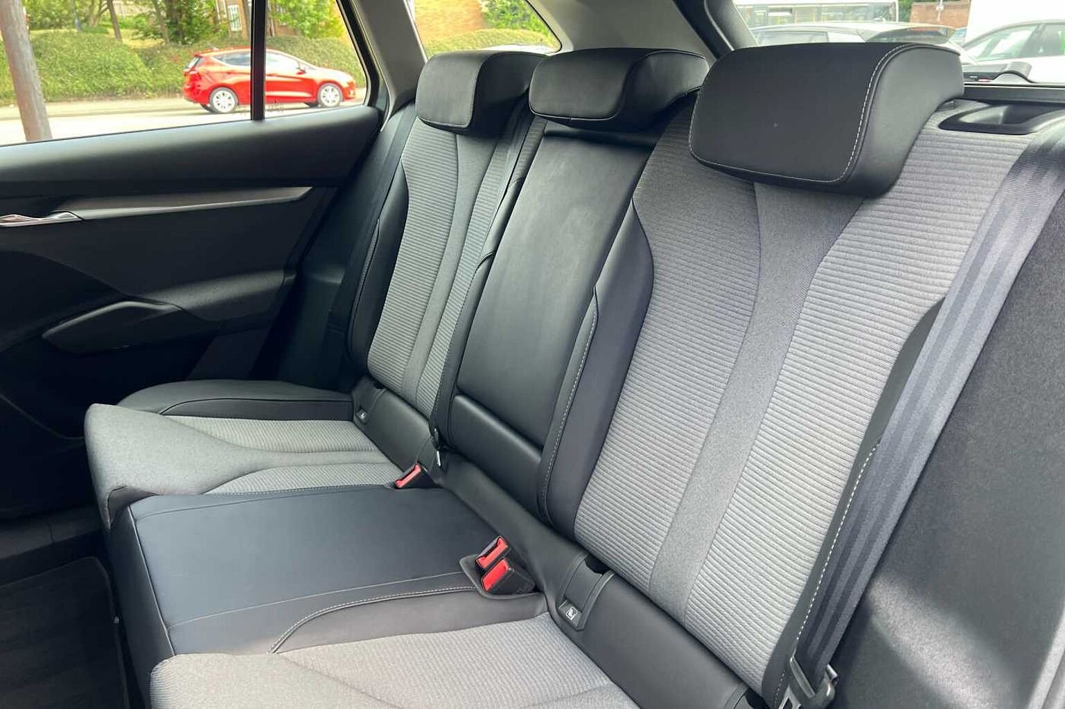 SKODA ENYAQ 132kW 60 ecoSuite 62kWh 5dr Auto [120kW]
