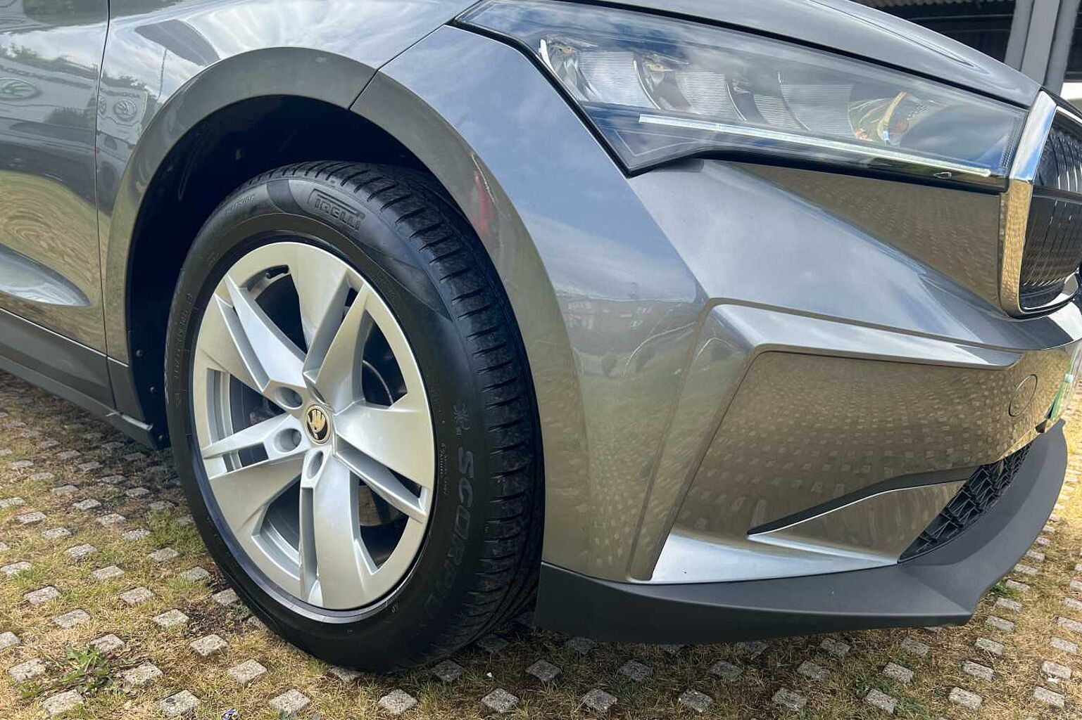 SKODA ENYAQ 132kW 60 ecoSuite 62kWh 5dr Auto [120kW]