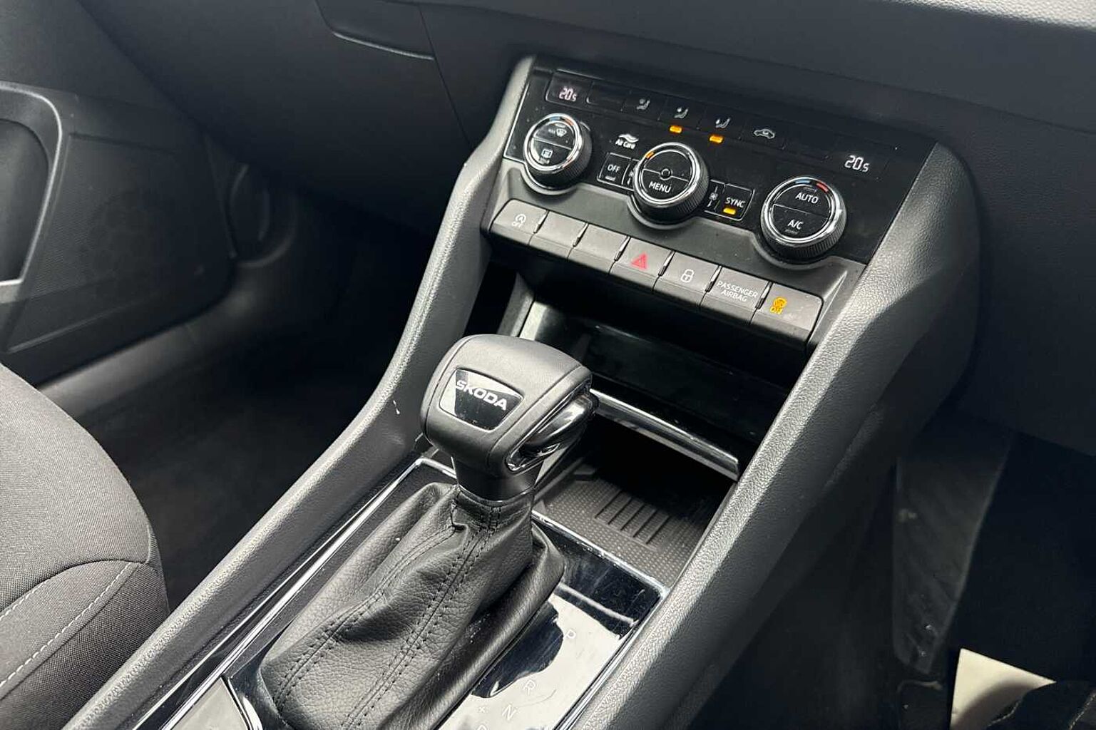 SKODA KAROQ 1.5 TSI SE Drive 5dr DSG