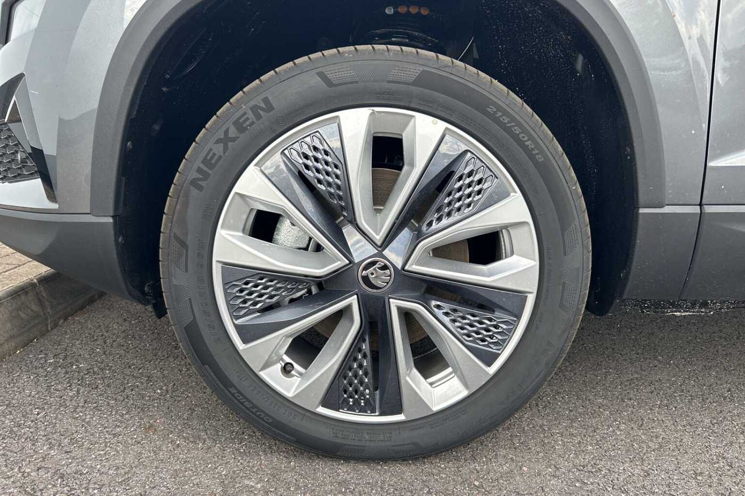 SKODA Karoq Estate 1.5 TSI SE L 5dr