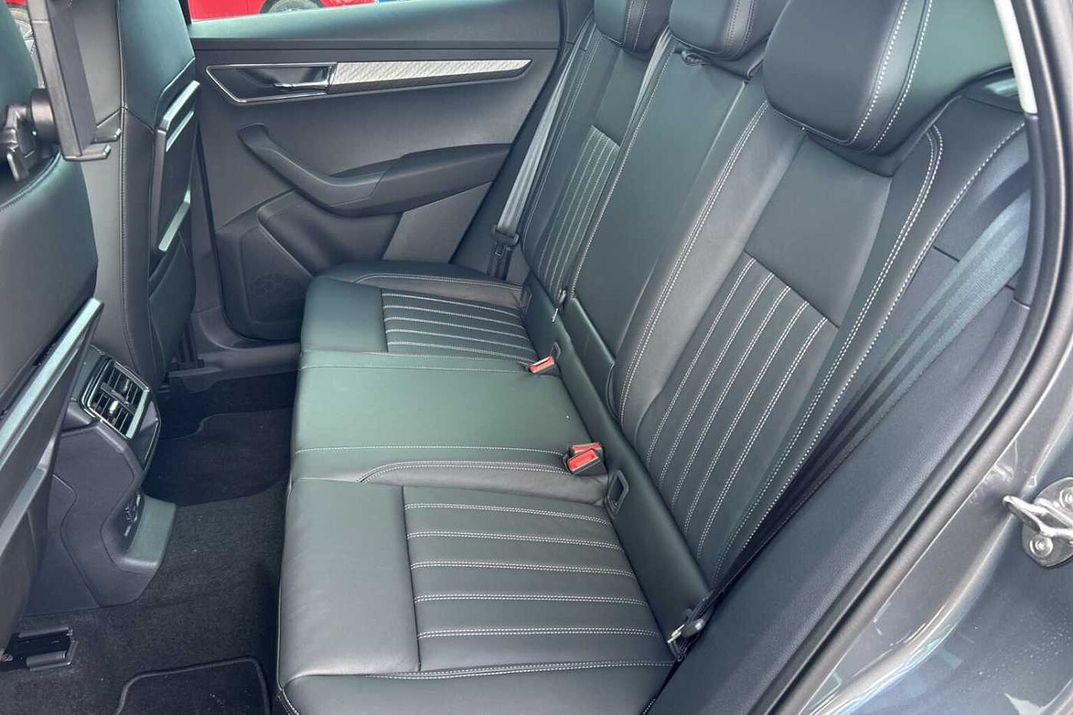 SKODA Karoq Estate 1.5 TSI SE L 5dr