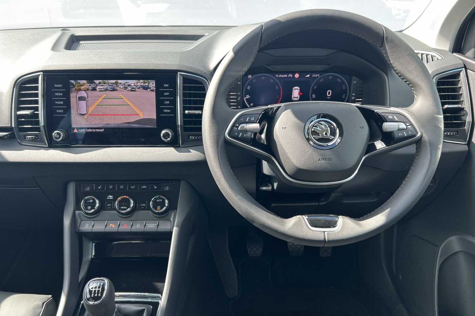 SKODA Karoq Estate 1.5 TSI SE L 5dr