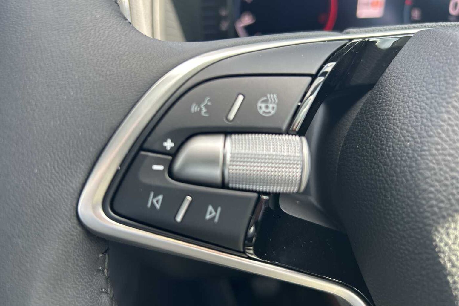 SKODA Karoq Estate 1.5 TSI SE L 5dr